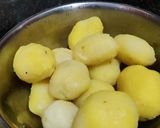 आलू बड़े (Aloo bade ki recipe in hindi) रेसिपी चरण 1 फोटो