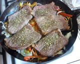 Foto del paso 1 de la receta: Bifes en salsa fáciles y sabrosos