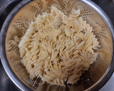 Foto del paso 4 de la receta: Pasta picante con calamares