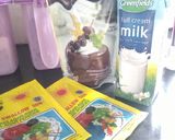 Foto langkah ke 1 dari resep Puding putih motif kotak2 coklat.