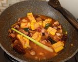 Foto langkah ke 4 dari resep Gurita Saus Padang.