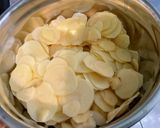 Une image de l'étape 8 de Gratin de pommes de terre au vacherin mont d’or et bleu d’auvergne.
