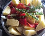 Foto del paso 2 de la receta: Tapa de asado al horno con chorizos, papas y verduras