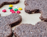 Foto del paso 7 de la receta: Galletitas navideñas inclusivas 🤶🏻 para que nadie se quede sin sus galletas en Navidad 🤶🏻