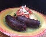 Foto del paso 4 de la receta: Prietas con papas cocidas y ensalada a la chilena