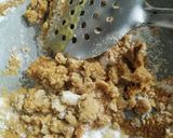 A picture of step 5 of Chocolate besan ladoo.