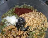 صورة لخطوة 2 من وصفة بيستو الزعتر الأخضر 🇱🇧