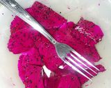 Foto langkah ke 4 dari resep Puding Susu Buah Naga.