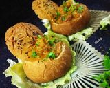 A picture of step 10 of Bunny chow stuff in gobhi awadhi.