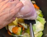 Foto del paso 5 de la receta: Sopa de pollo y fideos saludable