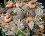 Foto langkah ke 4 dari resep Bihun Goreng Putih Sayuran.