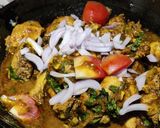 A picture of step 6 of Palak chicken masala.
