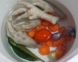 Foto langkah ke 4 dari resep Kaldu Ceker Ayam MPASI (Slow Cooker).
