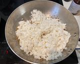 A picture of step 4 of Nasi goreng (Indonesian stir-fried rice).