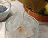 Foto langkah ke 2 dari resep Es Kelapa Lemon.