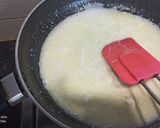 A picture of step 1 of Shahi khoya makhane.