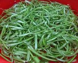 Hình bước làm 2 của món Bún gân bò xáo sả