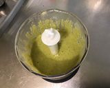 Une image de l'étape 3 de Sauce salade au pesto de fanes de radis.