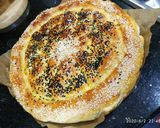 صورة لخطوة 4 من وصفة خبز البيدا التركي ⁦🇹🇷 بماء غازي ⁩