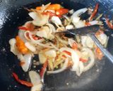 Foto langkah ke 4 dari resep Ikan mas goreng kuah kemangi.
