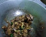 Foto langkah ke 4 dari resep Oseng jeroan sapi kecap.
