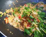 รูปขั้นตอนการทำที่ 4 ของ กุ้ง ปลาผัด ผงกะหรี่