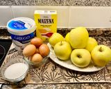 Foto del paso 1 de la receta: Pastel con yogur griego y manzanas (Cake with Greek yogurt and apples)