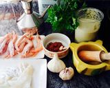 Foto del paso 1 de la receta Gambas con salsa de bacalao