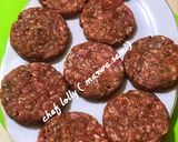 صورة لخطوة 2 من وصفة برجر اللحم بطريقة سهلة ولذيذه