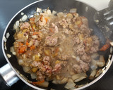 Foto del paso 2 de la receta: Carne picada con aguacate