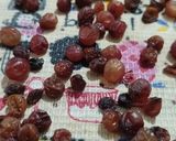 عکس مرحله 2 از دستور کشمش یاقوتی