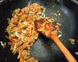 Foto langkah ke 4 dari resep Kwetiaw goreng.