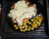 Foto del paso 8 de la receta: Papas noisette con filet de merluza al horno