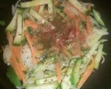 Foto del paso 1 de la receta: Ommelett de acelga relleno de verduras!