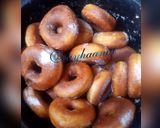 A picture of step 5 of Plain doughnuts.