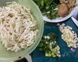 Foto langkah ke 1 dari resep Kwetiau kuah Seafood.