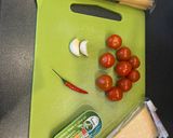 A picture of step 3 of Anchovy and tomato bucatini pasta.