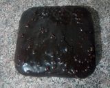 Une image de l'étape 2 de Cake marbré au glaçage rocher.
