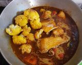 আলু ফুলকপি দিয়ে কাতলা মাছের ঝোল (Aloo fulkopi diye katla macher jhol recipe in Bengali) রেসিপির ধাপ 5 ছবি