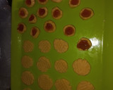 Foto del paso 3 de la receta: Galletas de mantequilla con mermelada de papayas