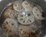 Foto langkah ke 3 dari resep Braised Lotus Root.