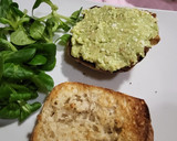 Foto del paso 5 de la receta: Tostas con aguacate, queso y mermelada de naranja