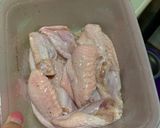 รูปขั้นตอนการทำที่ 1 ของ ปีกไก่ทอดน้ำปลา สูตรกรอบข้างบ้านยังได้ยิน