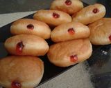 Foto langkah ke 5 dari resep Donat Isi...(Vla, Strawbery, Choco).
