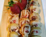 Foto langkah ke 3 dari resep Roti Gulung Strawberry Kurma Praktis.