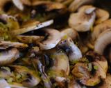 Foto del paso 2 de la receta: Risotto de peras con champiñones
