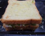 चीजी चिली सॅंडविच (cheese chilli sandwich recipe in marathi) रेसिपी स्टेप 4 फोटो 