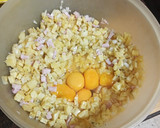 Foto del paso 1 de la receta: Tortilla de papas con jamón cocido y cebolla