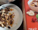 Hình bước làm 2 của món #cleaneating sữa chua hoa quả, yến mạch và hoa quả khô