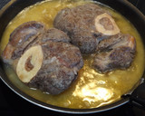 Foto del paso 3 de la receta: Ossobuco con arroz a la milanesa